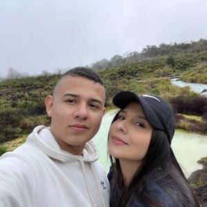 Meet your Posher, Yeny licet